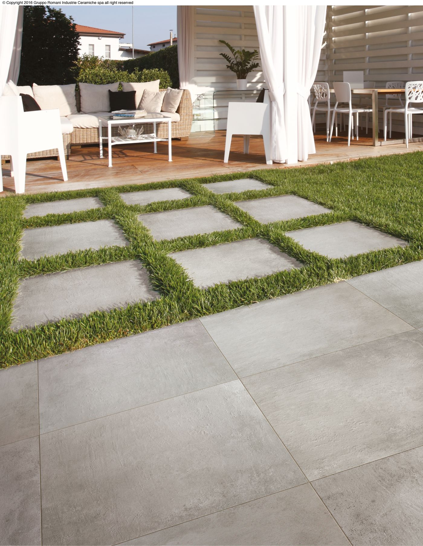 Cercom Gravity tegels in een interieur