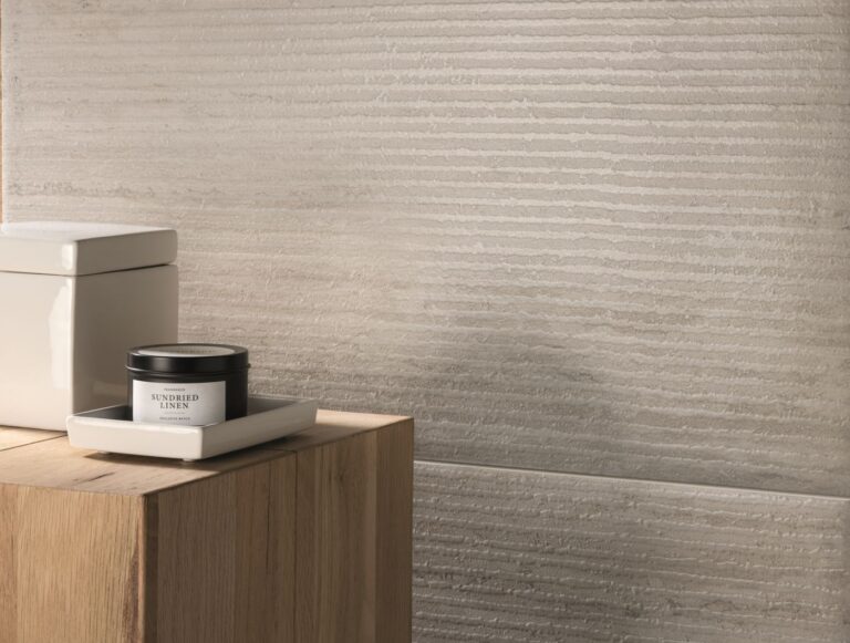 Cercom In.Contro In Grey in een interieur