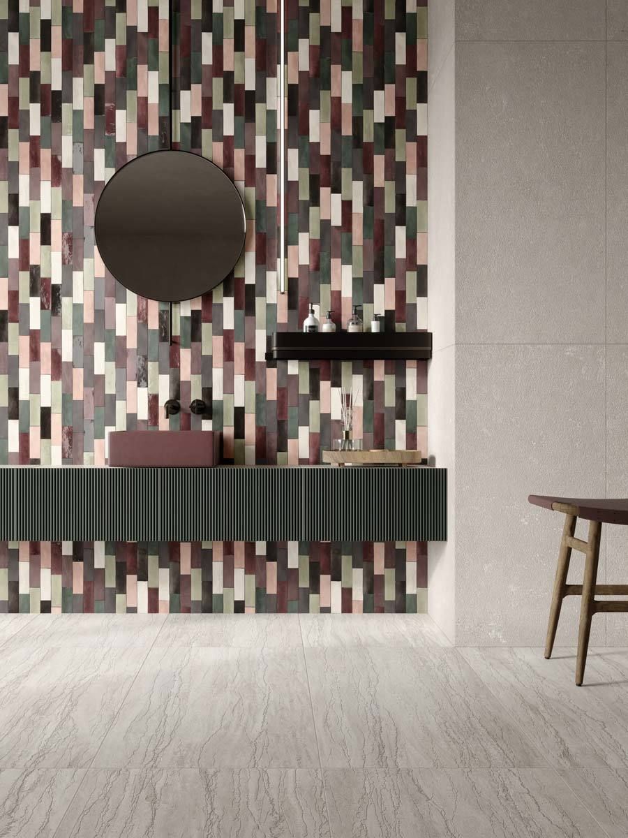 Dado Elementi Tracce tegels in een interieur